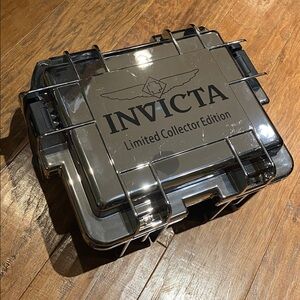 Invicta 3-slot Pelican Case